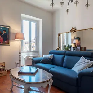 Apartamento Santa Maria Maggiore Roomy And Bright Flat, Roma