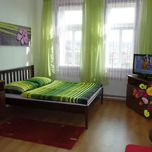 apartments-rokytka-praha.praguehotelsweb.com/